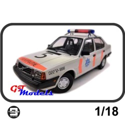 Volvo 340 1987 Politie - Triple 9 modelauto 1:18