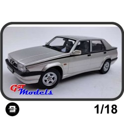 Alfa Romeo 75 zilver grijs - Triple 9 modelauto 1:18
